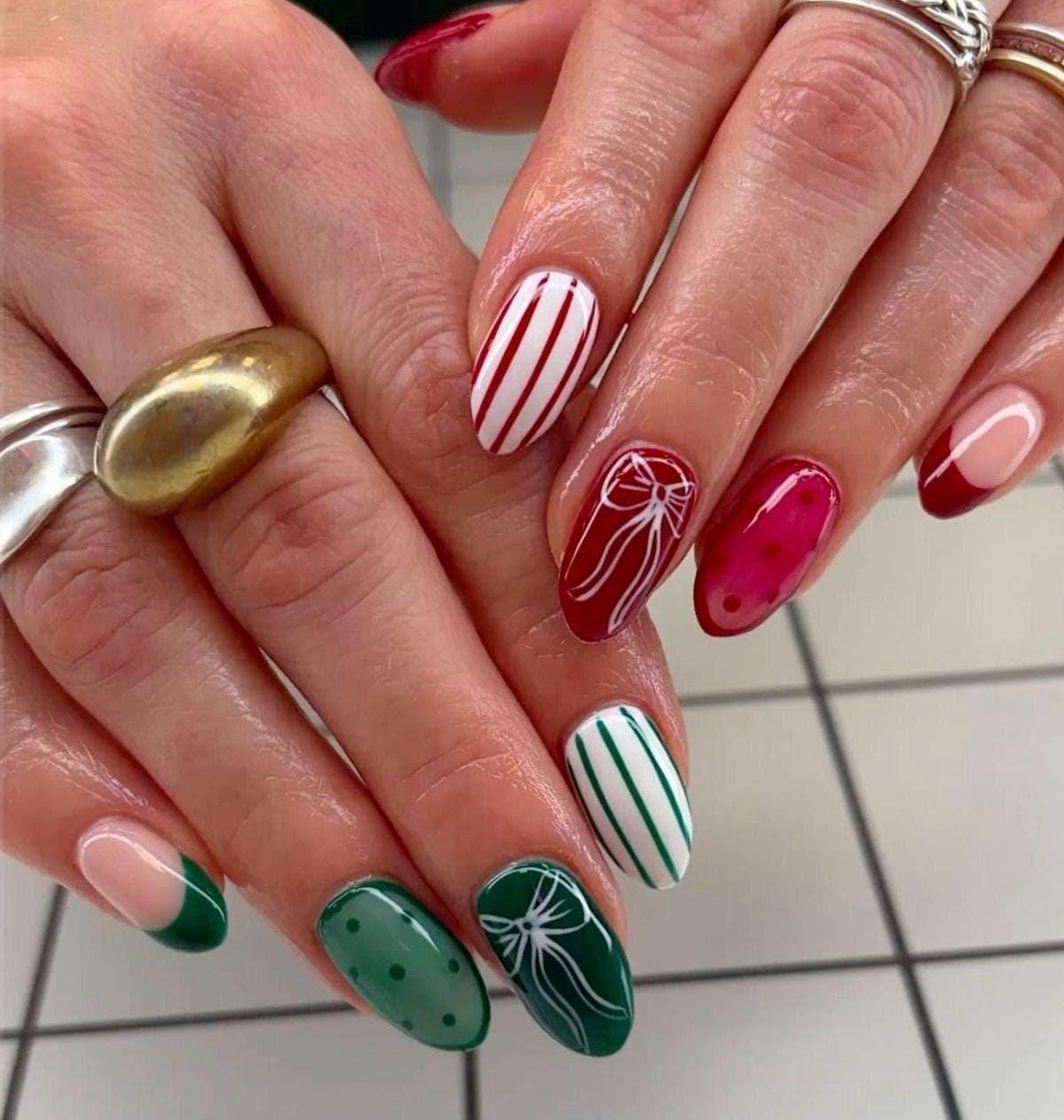 Handmade Press On Nails: Glue Ons, Gel, Almond Round Short, Xmas Winter Christmas