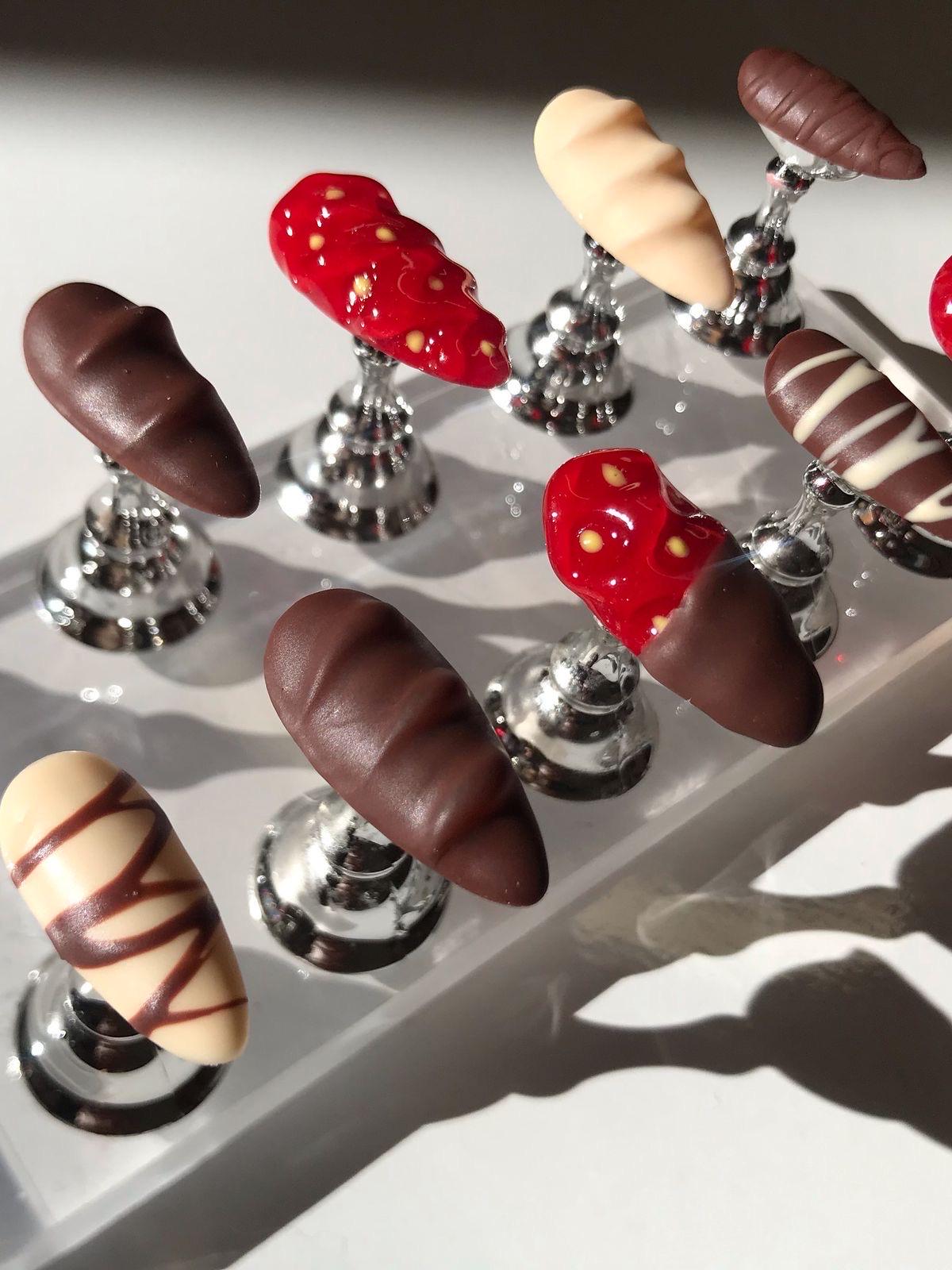 Handmade Press On Nails: Luxury, Almond Round Short, Hand Painted Custom, Valentines