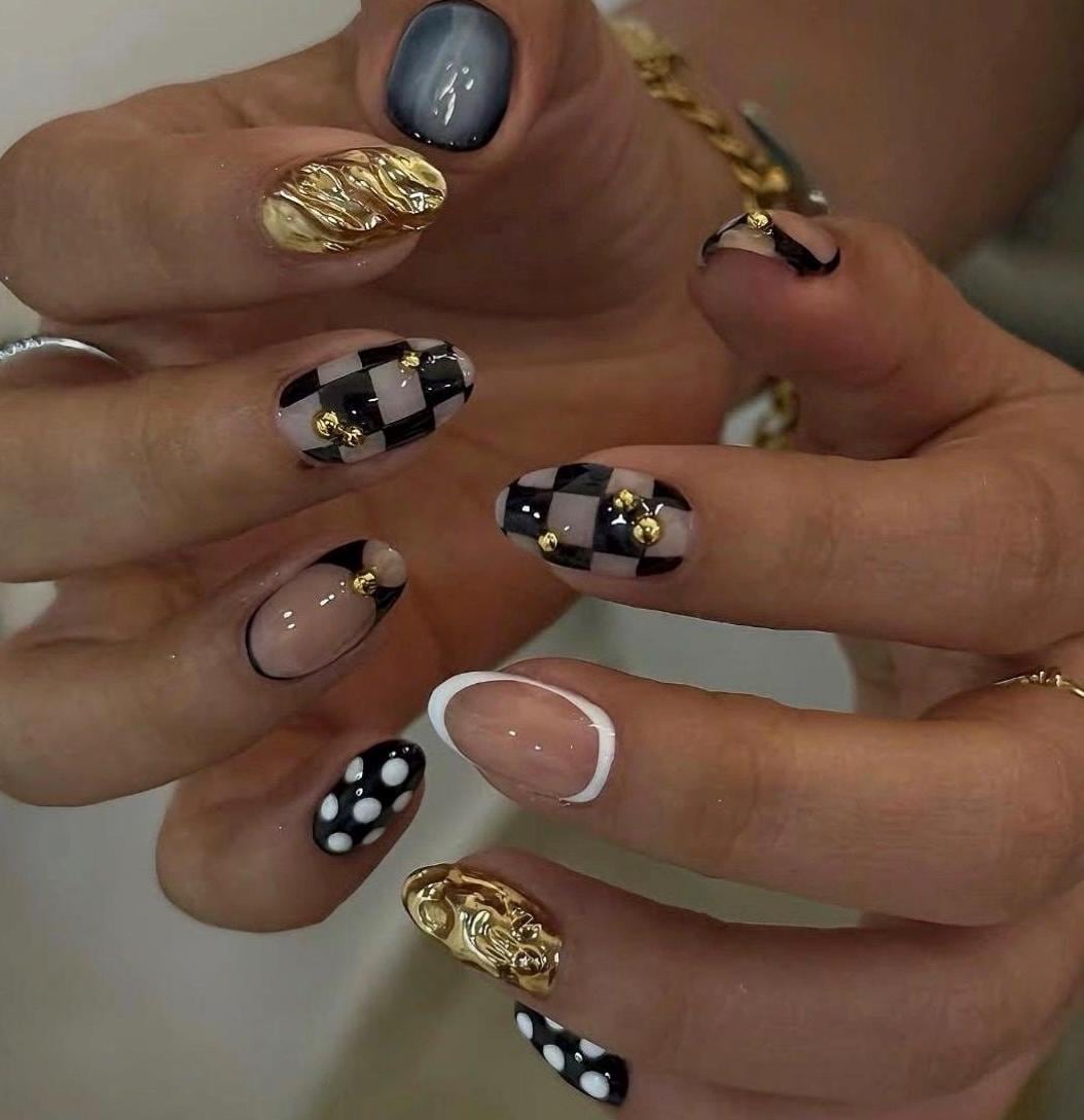 Handmade Custom Gel Press On Nails: Premium Quality, Handpainted, Trendy
