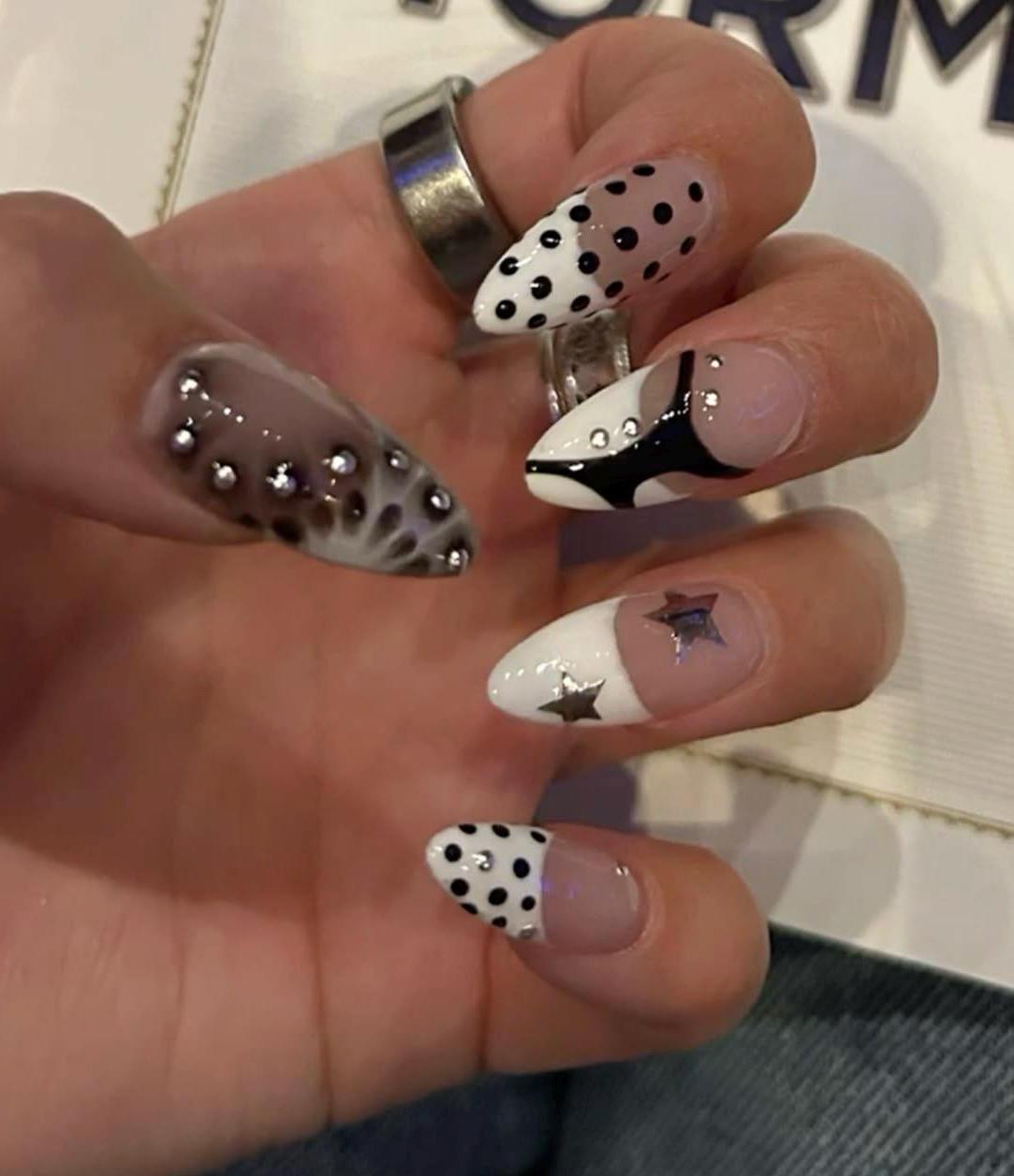 Handmade Custom Gel Press On Nails: Premium Quality, Handpainted, Trendy, Press Ons, Fake Nails, Glue On, Cute, Minimalist French Tip, Black